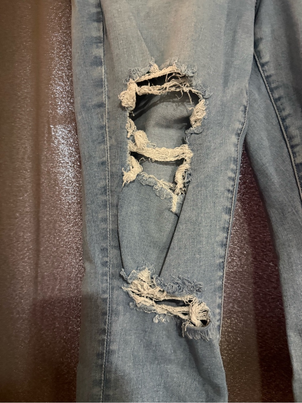 American Eagle Distressed Women’s Light Blue Ripped Jeans - Picture 3 of 7